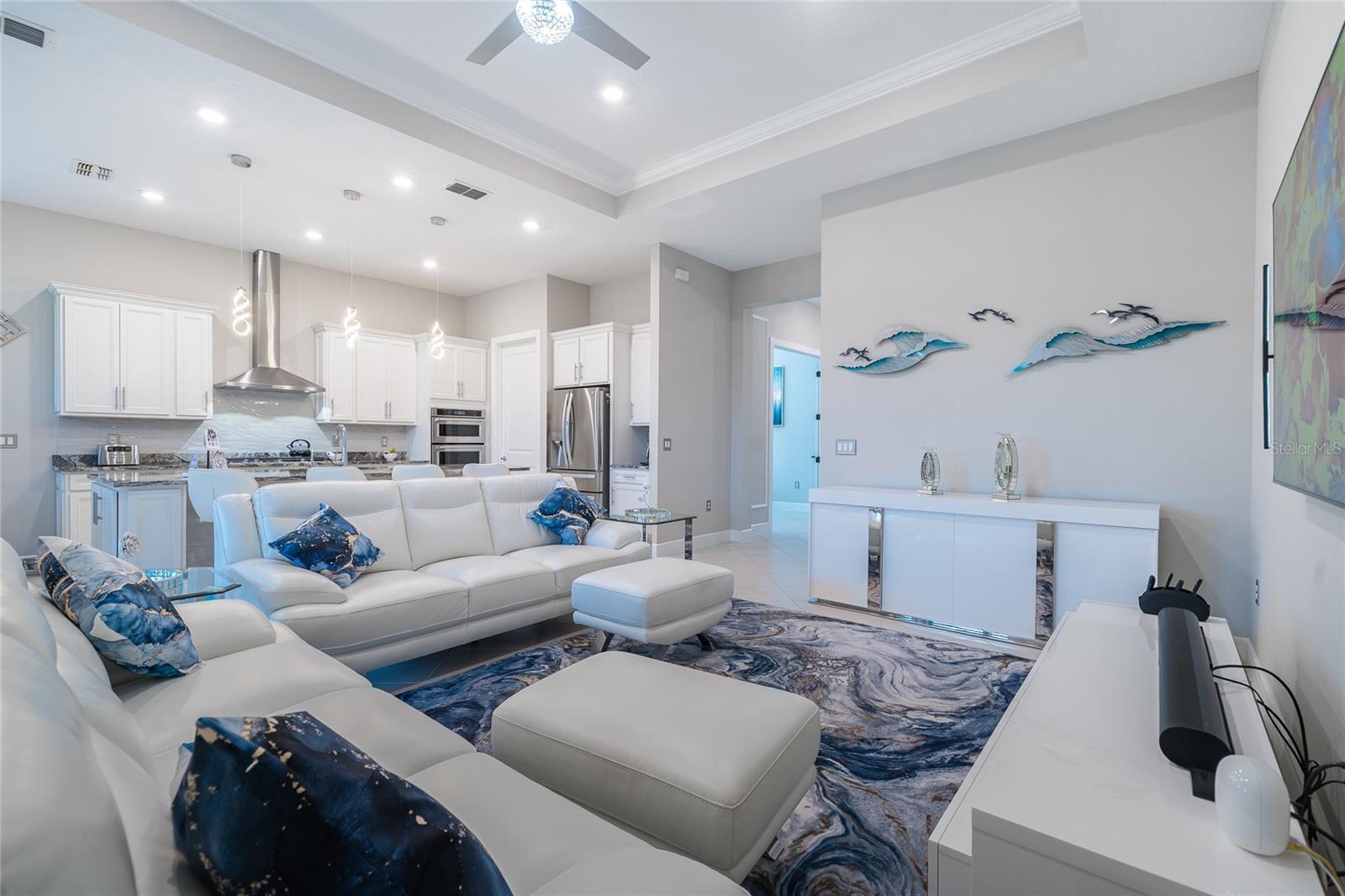 Image 4 of 77 For 18947 Sailors Delight Pass