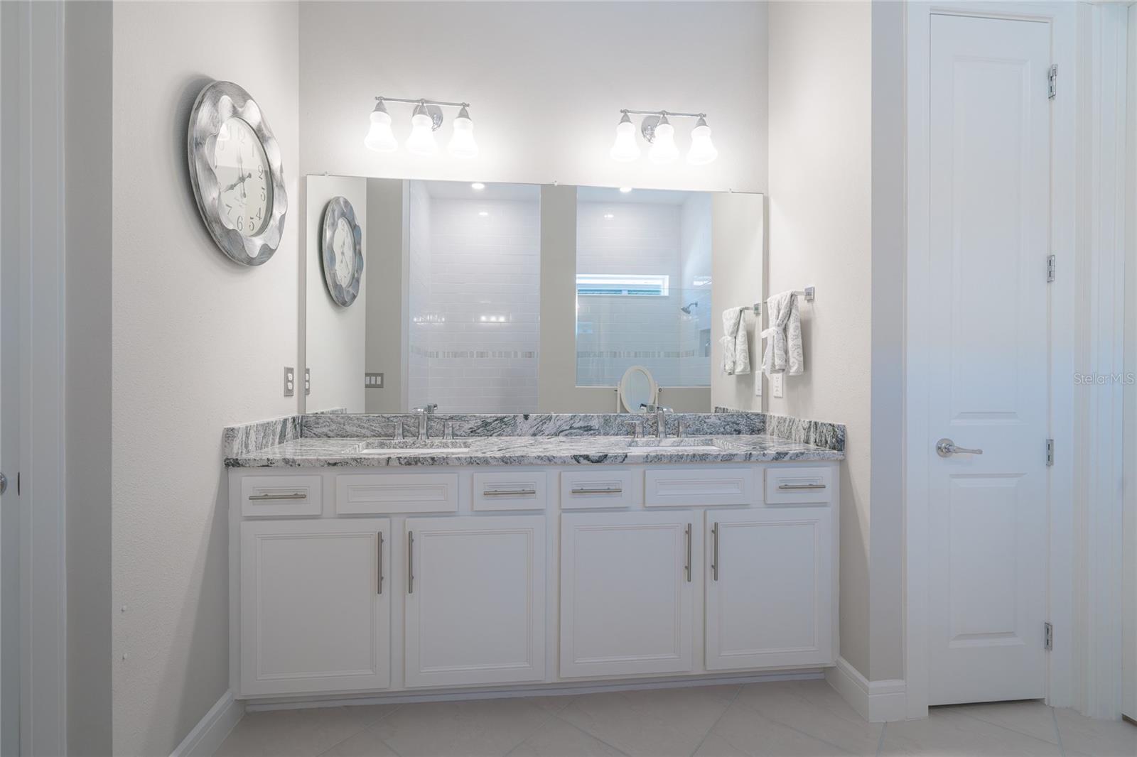 Image 43 of 77 For 18947 Sailors Delight Pass