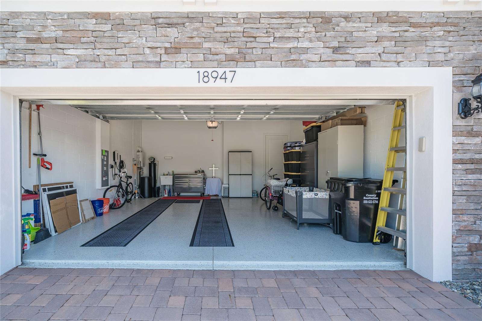 Image 52 of 77 For 18947 Sailors Delight Pass