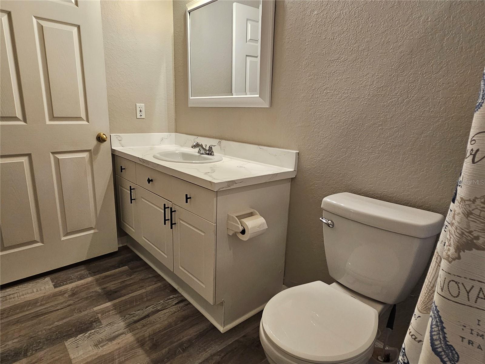 Image 8 of 18 For 18001 Richmond Place Drive 1010