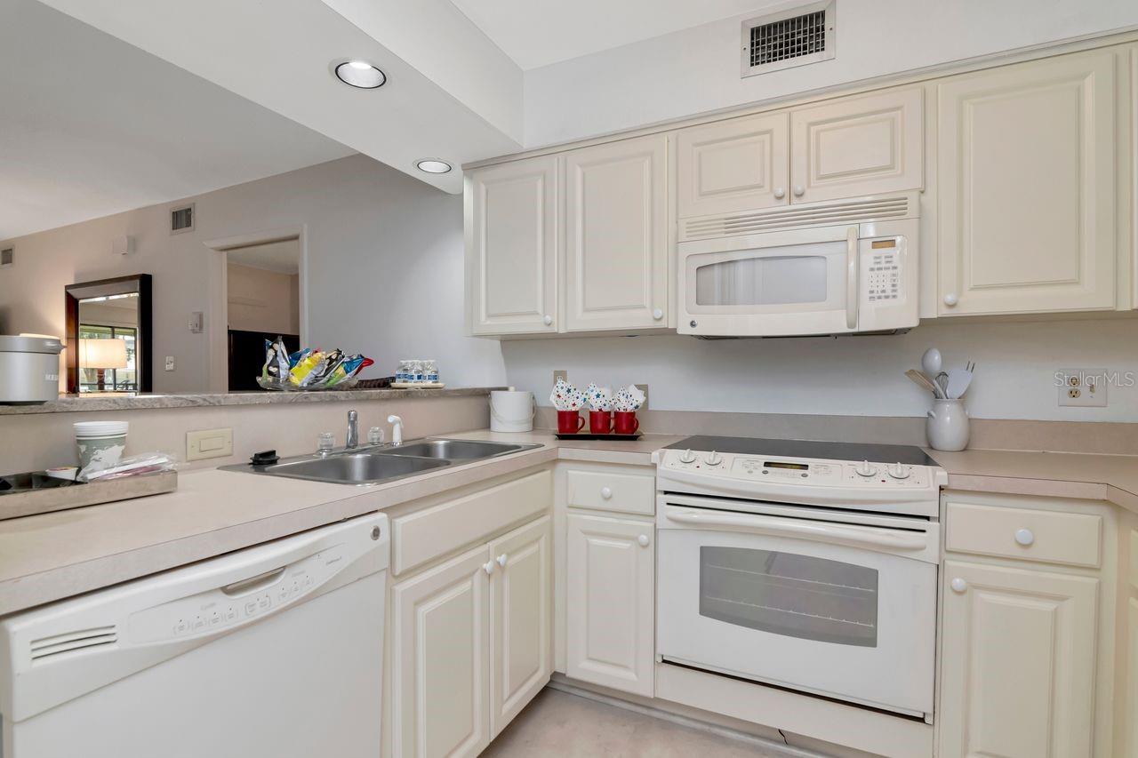Image 19 of 64 For 4947 Mill Pond Road 3104-3106