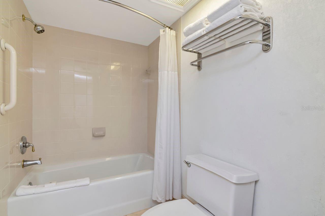 Image 37 of 64 For 4947 Mill Pond Road 3104-3106