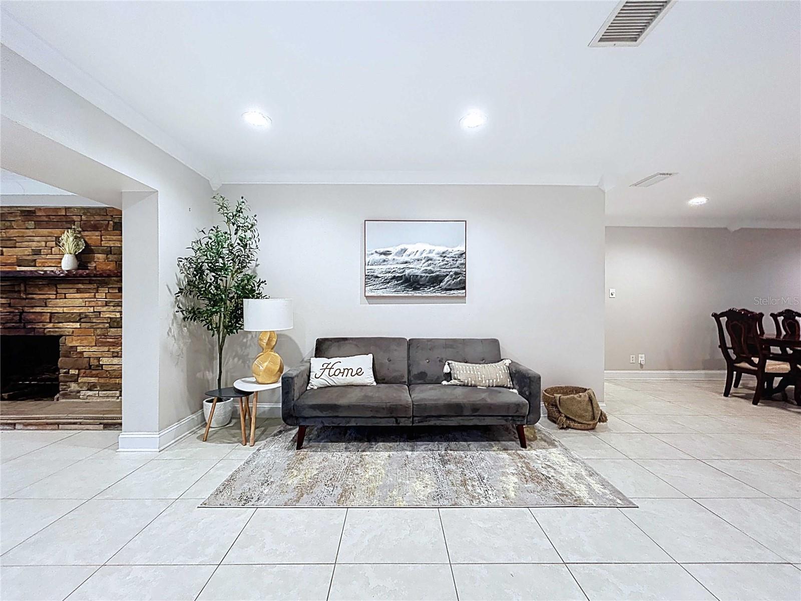 Image 13 of 66 For 3912 Fontainebleau Drive
