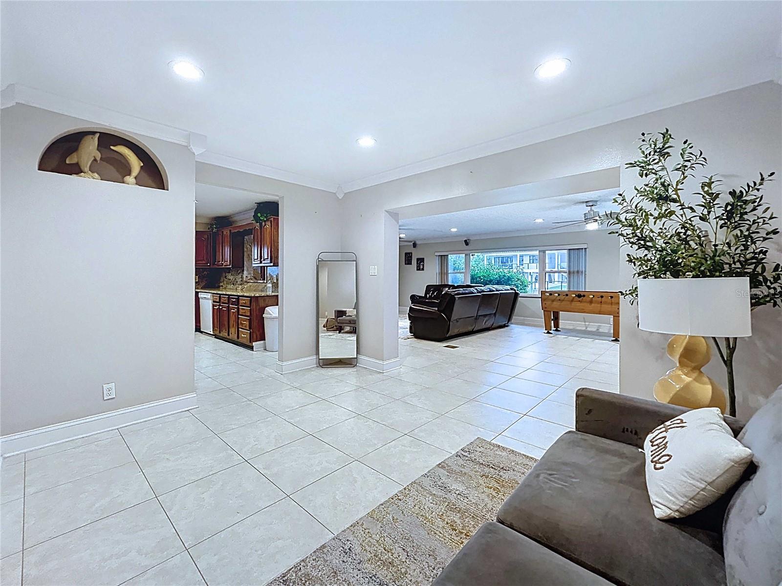 Image 14 of 66 For 3912 Fontainebleau Drive