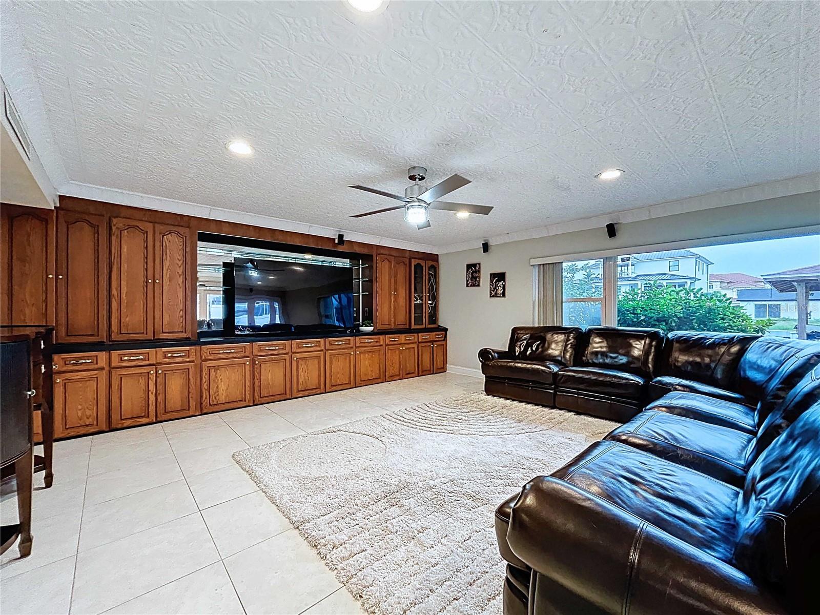 Image 15 of 66 For 3912 Fontainebleau Drive