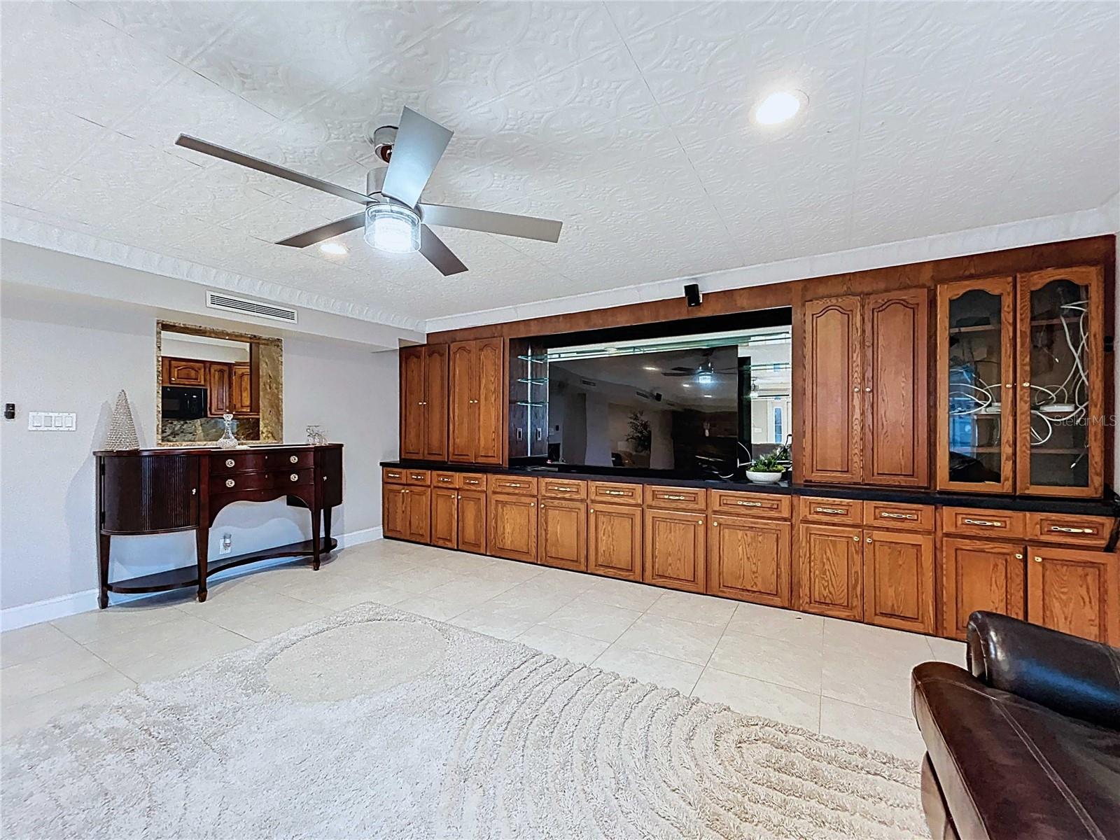 Image 18 of 66 For 3912 Fontainebleau Drive