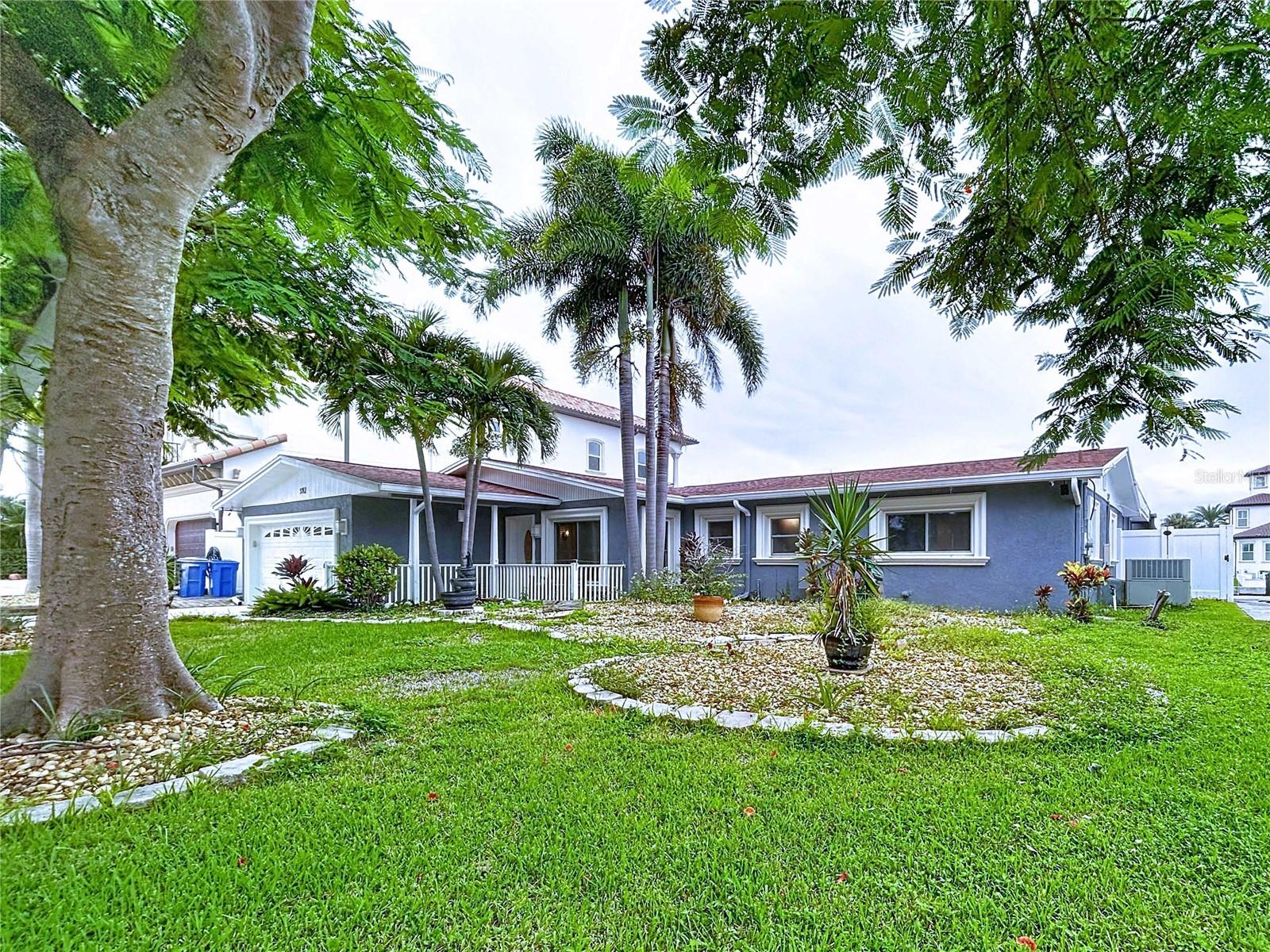 Image 4 of 66 For 3912 Fontainebleau Drive