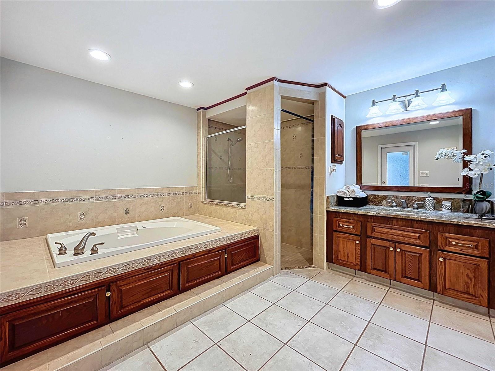 Image 42 of 66 For 3912 Fontainebleau Drive