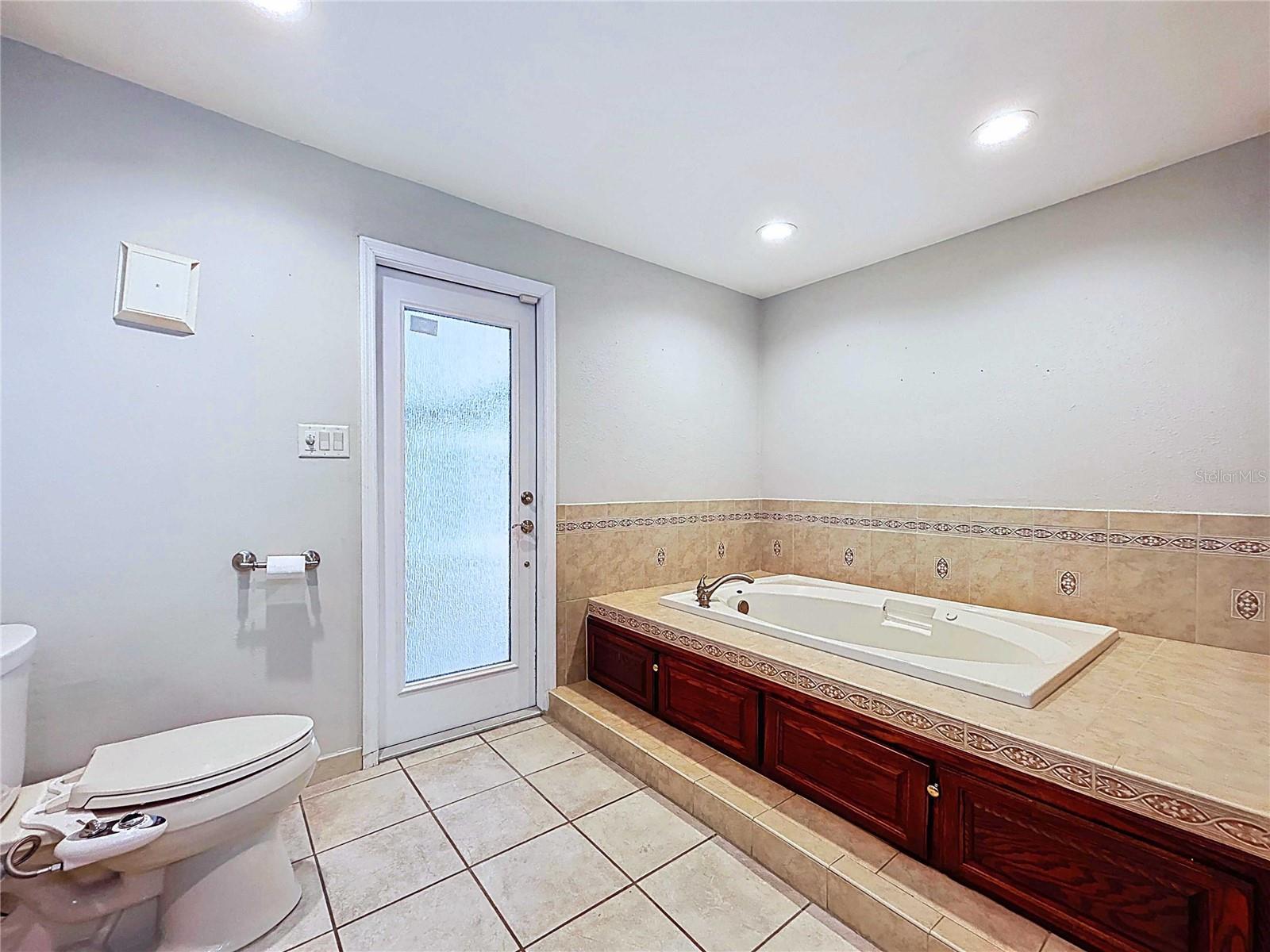 Image 45 of 66 For 3912 Fontainebleau Drive