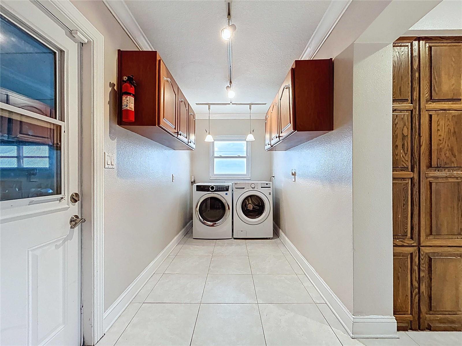 Image 46 of 66 For 3912 Fontainebleau Drive