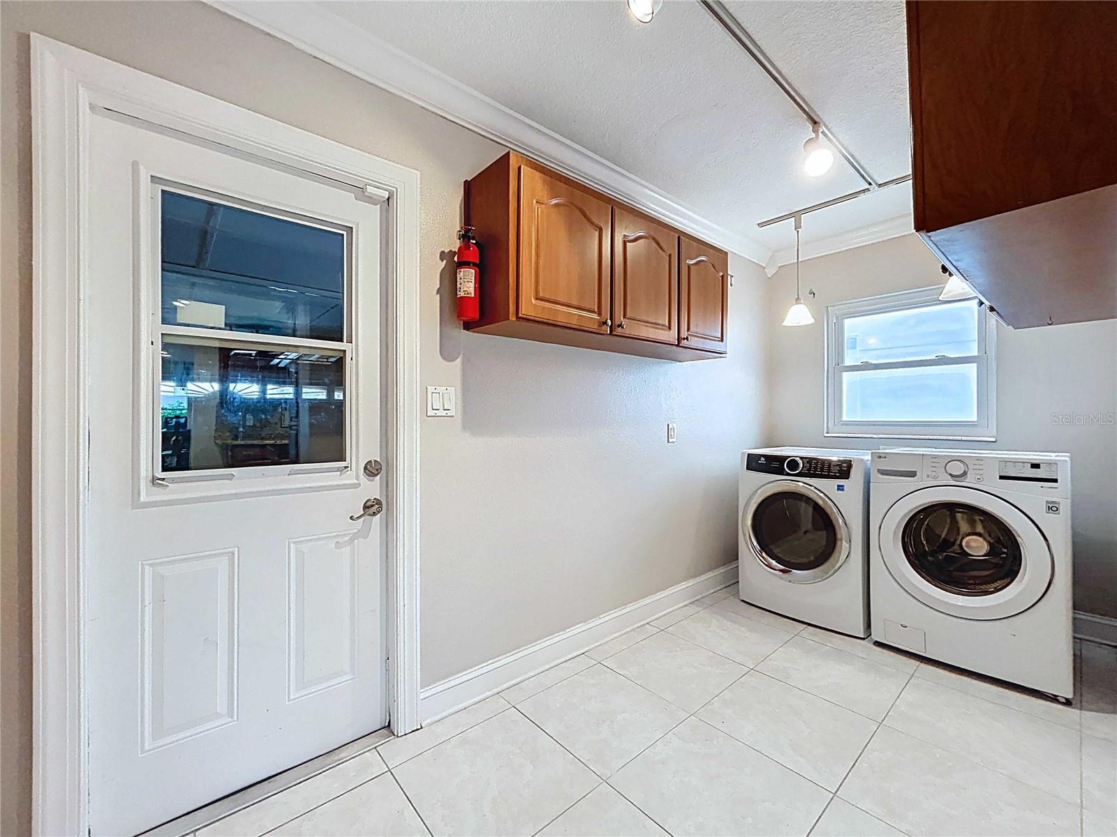 Image 47 of 66 For 3912 Fontainebleau Drive