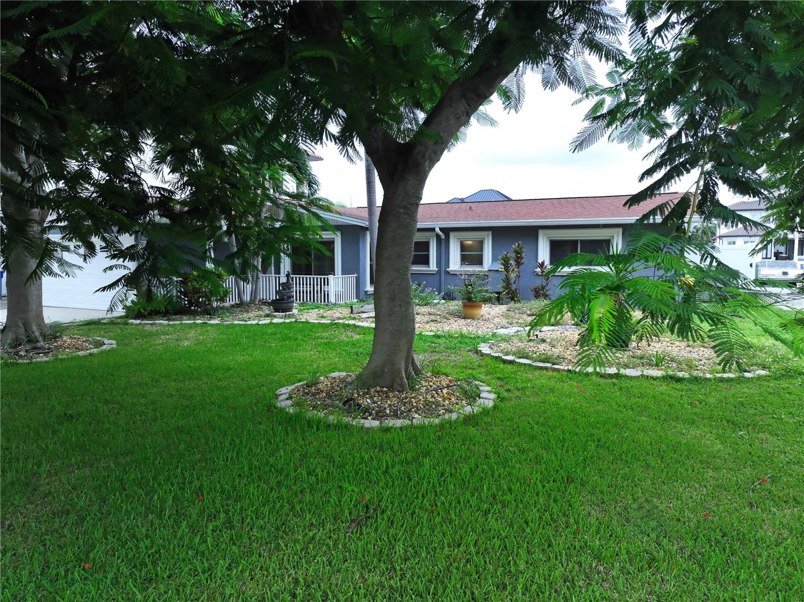 Image 5 of 66 For 3912 Fontainebleau Drive