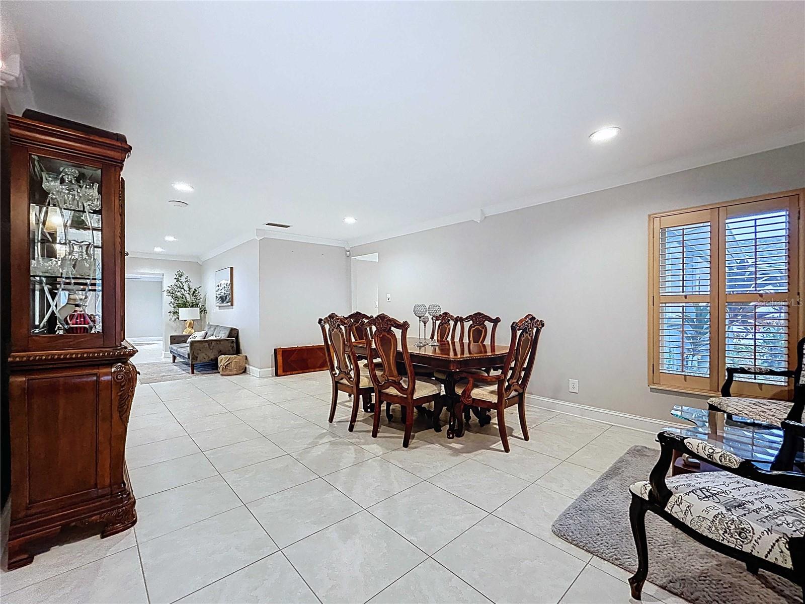 Image 7 of 66 For 3912 Fontainebleau Drive