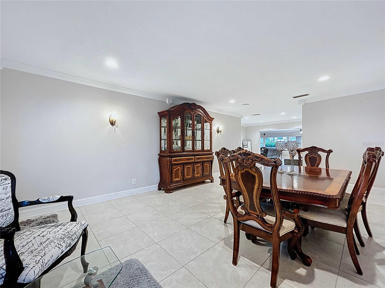 Image 8 of 66 For 3912 Fontainebleau Drive