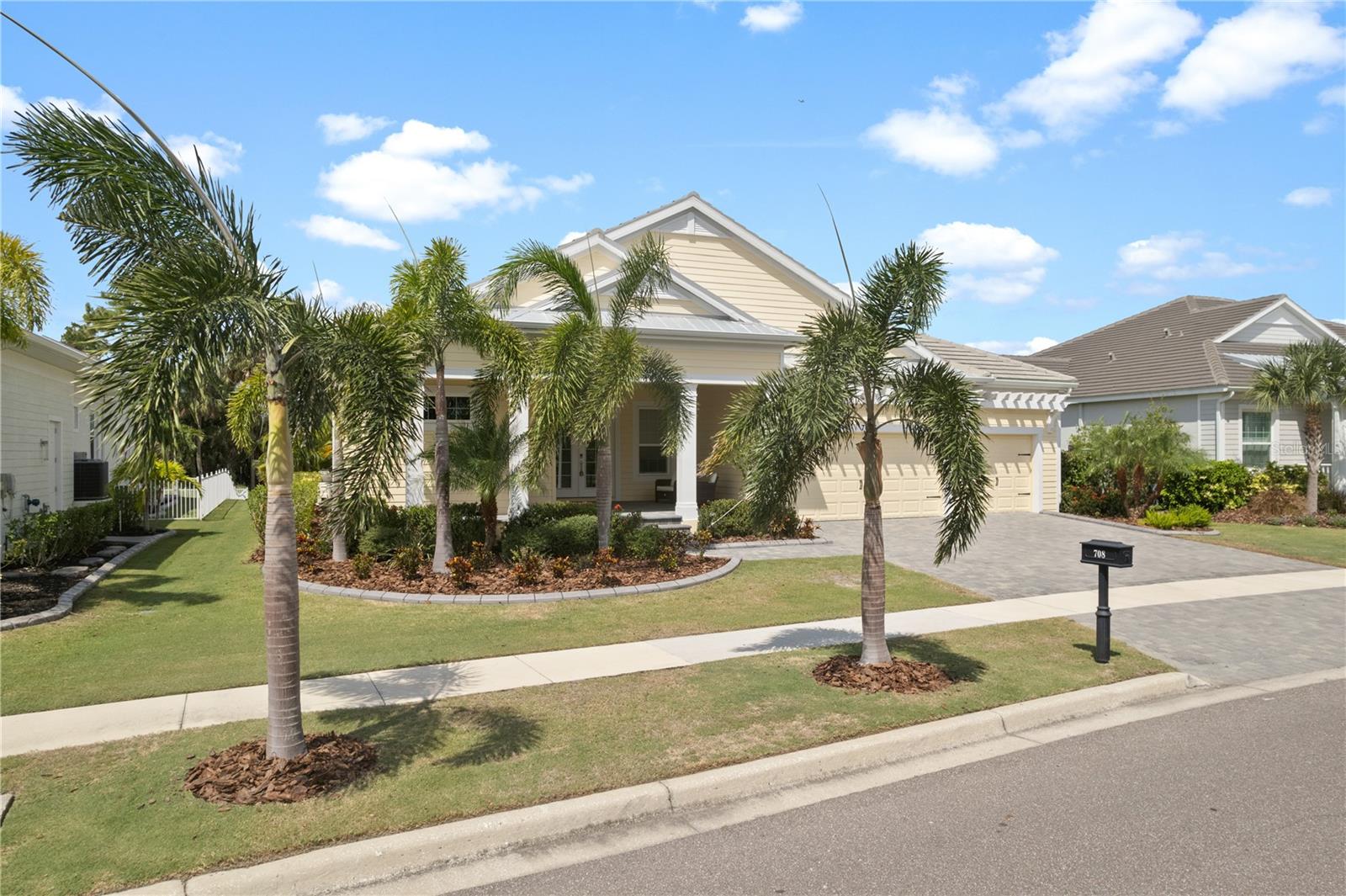 Image 3 of 95 For 708 Manns Harbor Drive