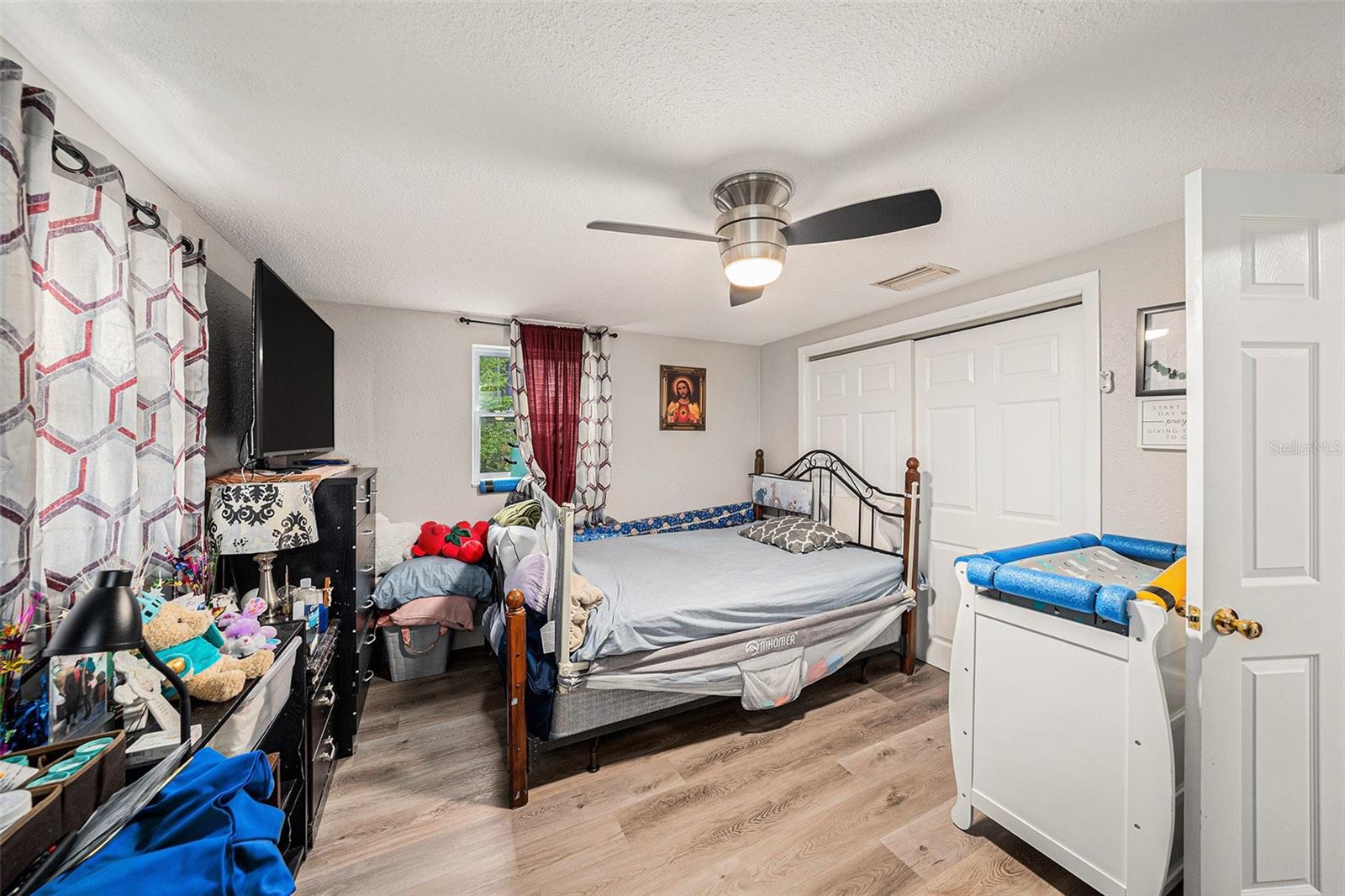 Listing photo id 9 for 5405 Golden Nugget Drive
