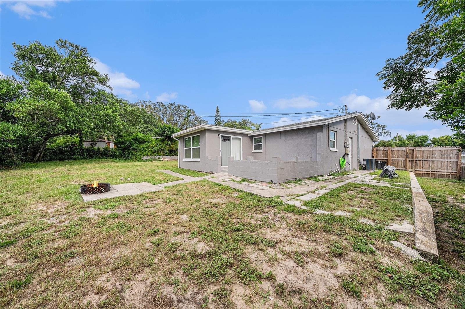 Listing photo id 12 for 5405 Golden Nugget Drive