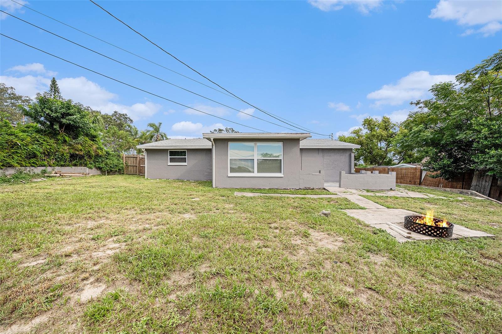 Listing photo id 13 for 5405 Golden Nugget Drive