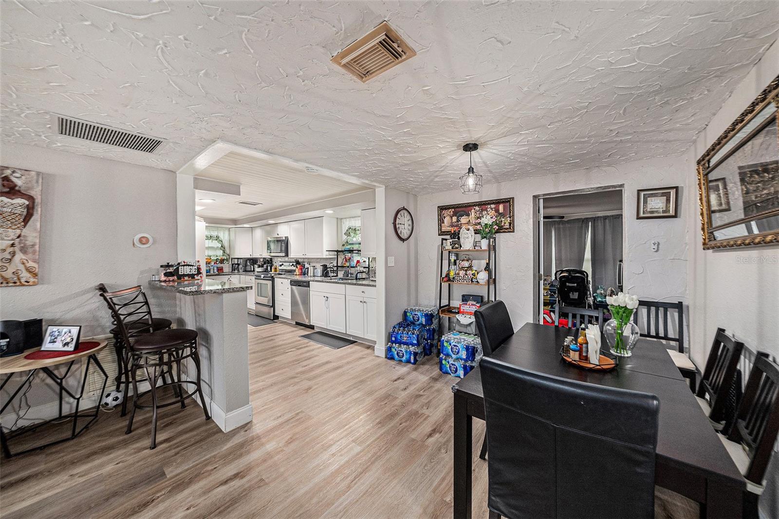 Listing photo id 3 for 5405 Golden Nugget Drive