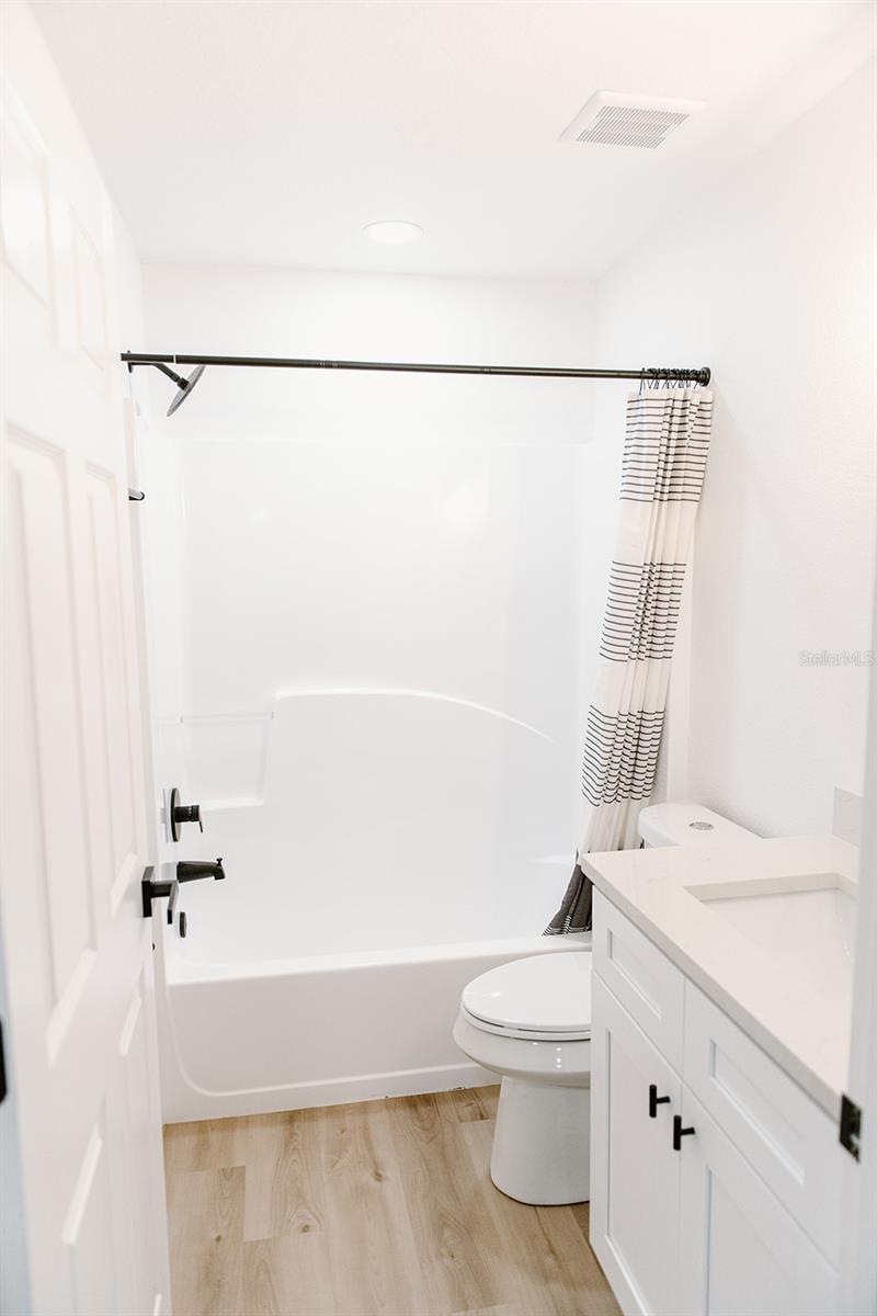 Image 13 of 22 For 402 Benton Lane