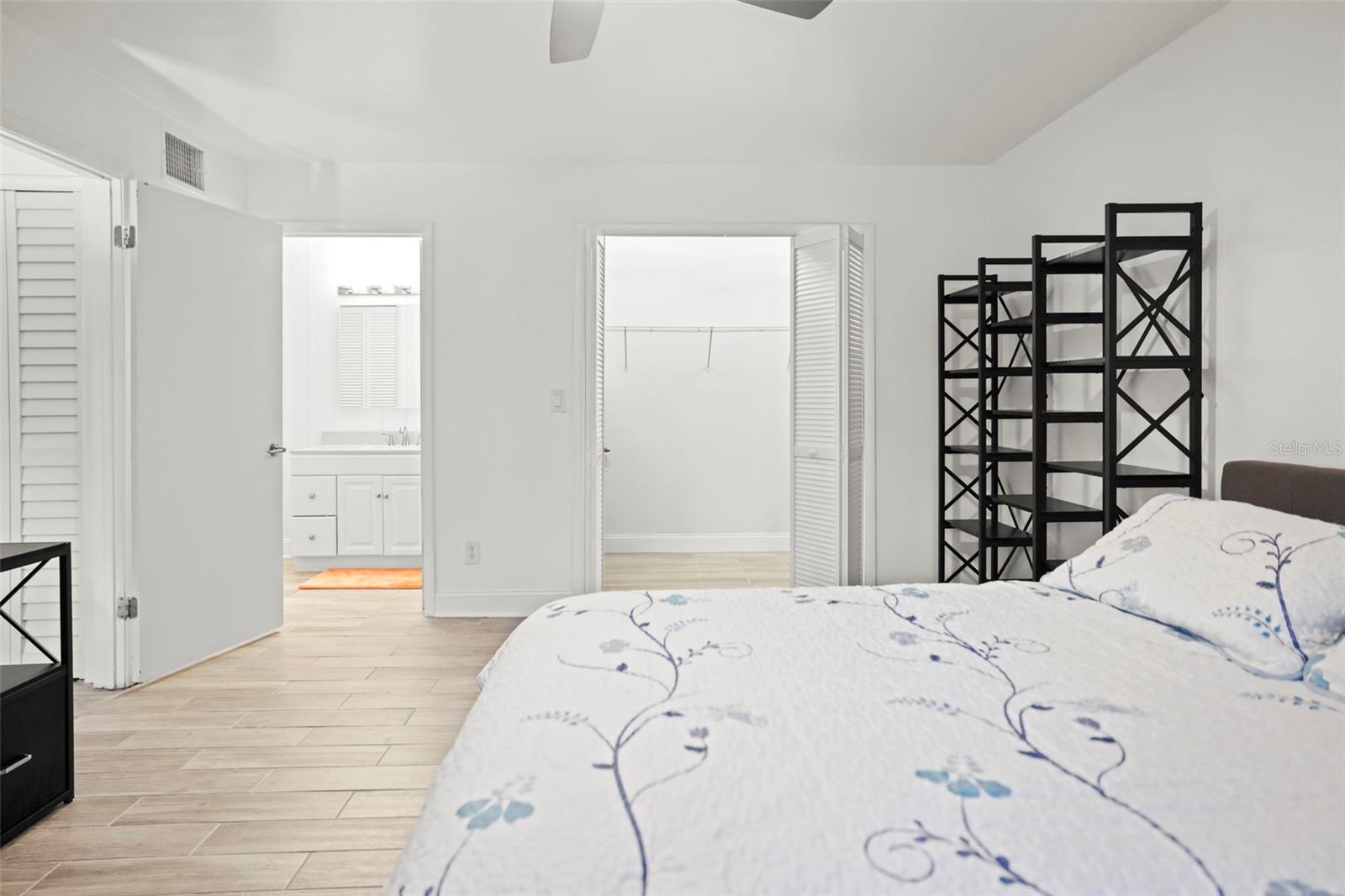 Image 15 of 42 For 2101 Fox Chase Boulevard 107