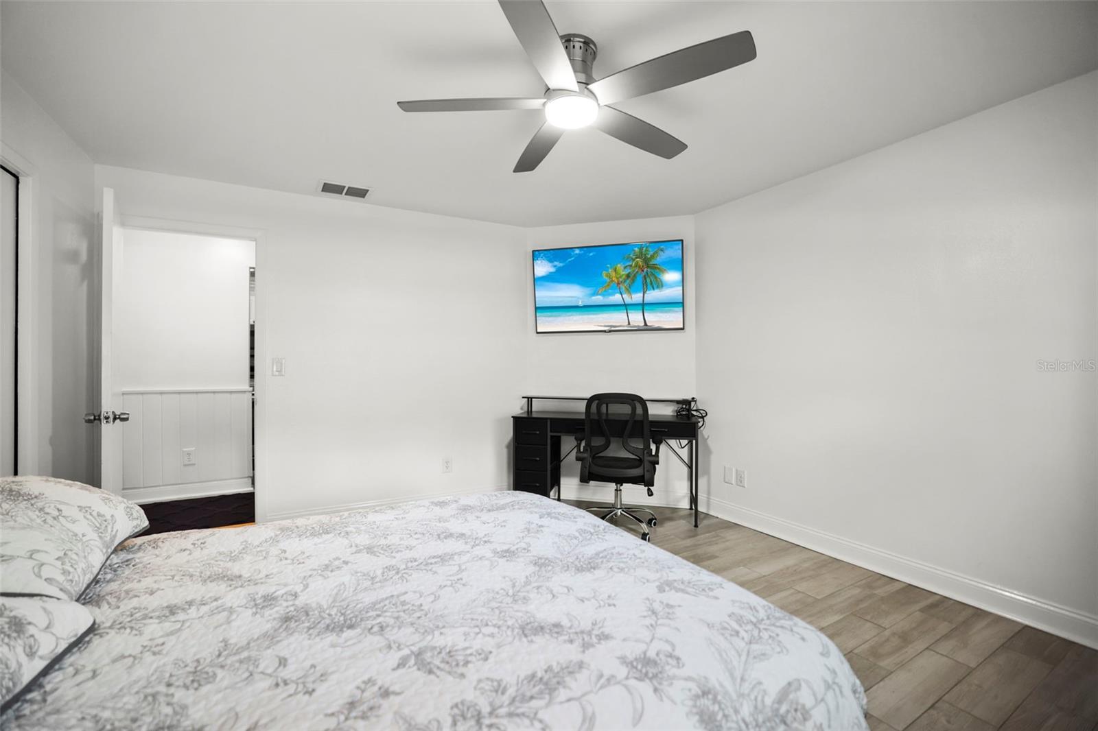 Image 18 of 42 For 2101 Fox Chase Boulevard 107