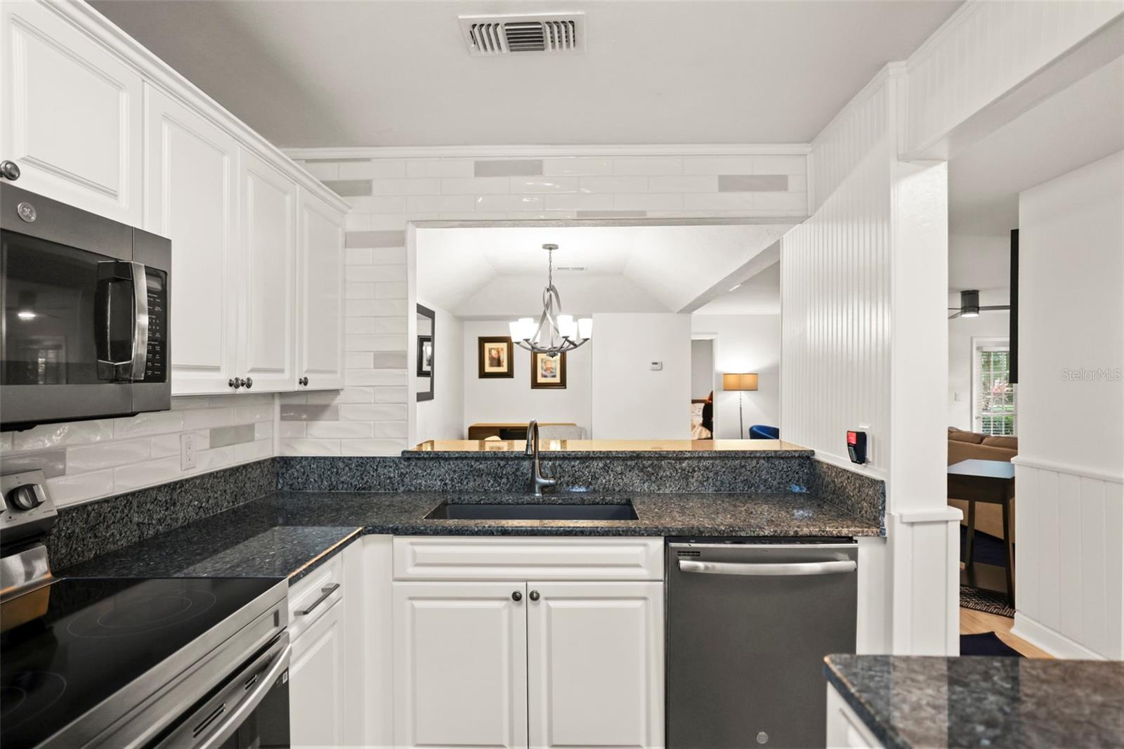 Image 7 of 42 For 2101 Fox Chase Boulevard 107