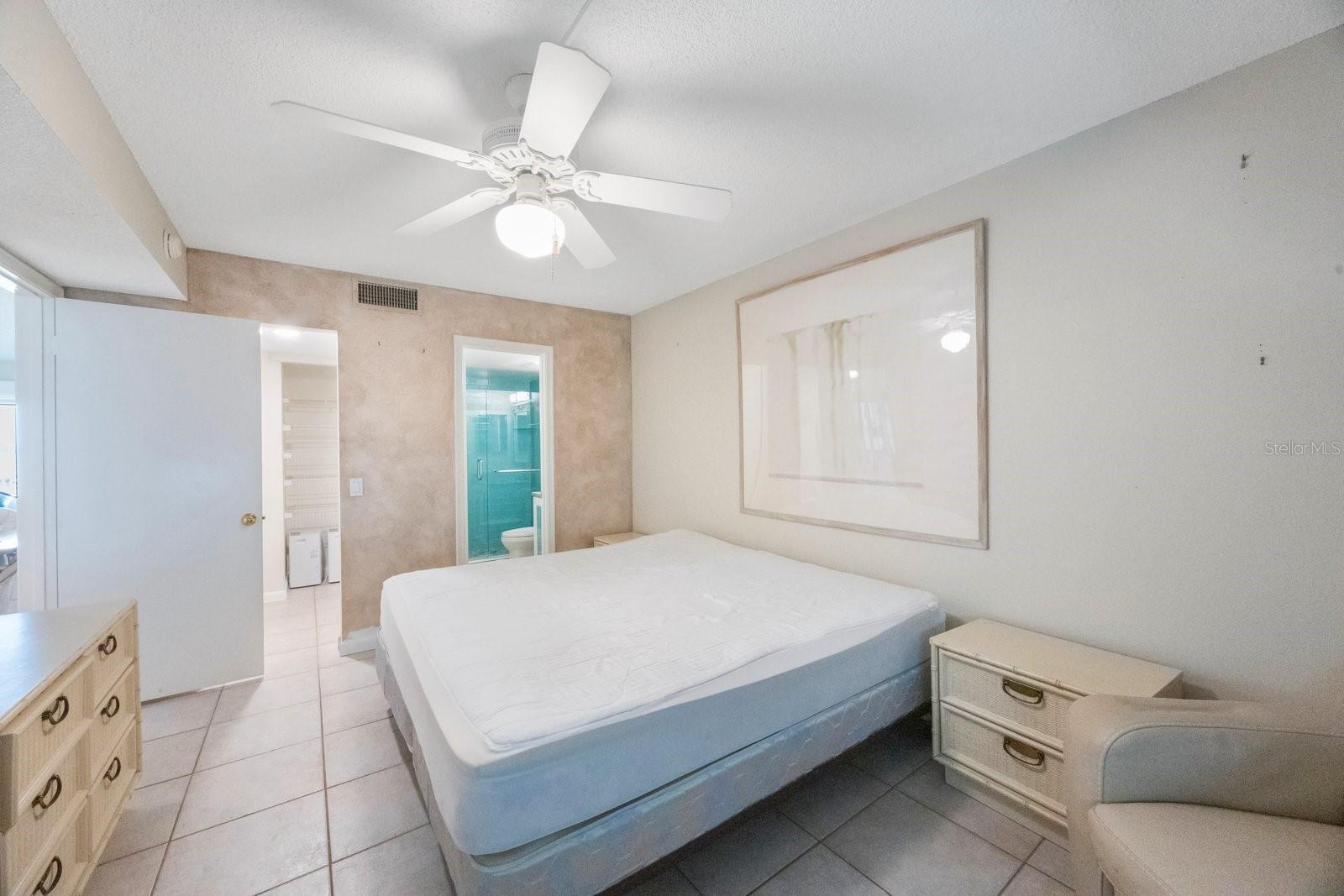 Image 21 of 37 For 6265 Sun Boulevard 112