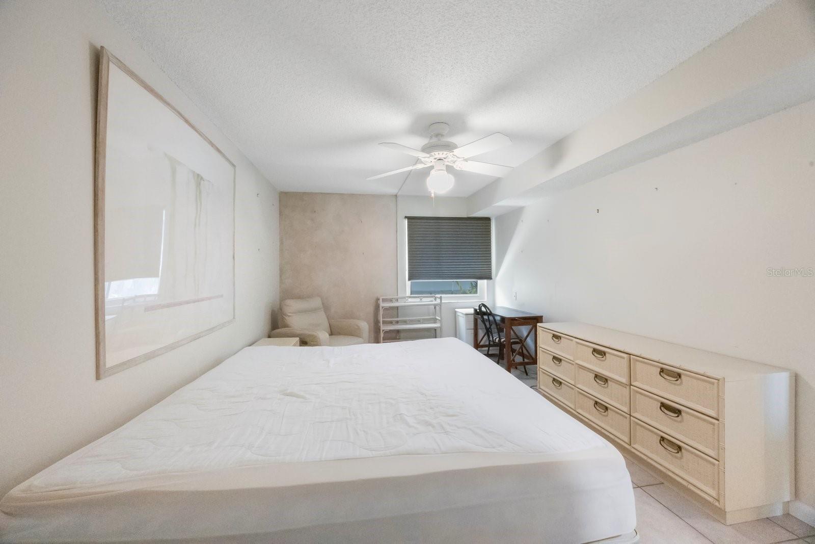 Image 22 of 37 For 6265 Sun Boulevard 112