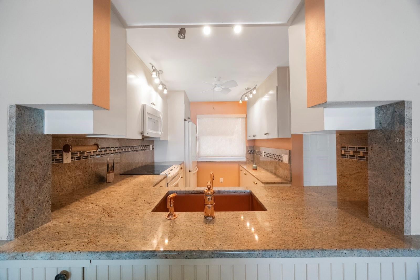 Image 6 of 37 For 6265 Sun Boulevard 112