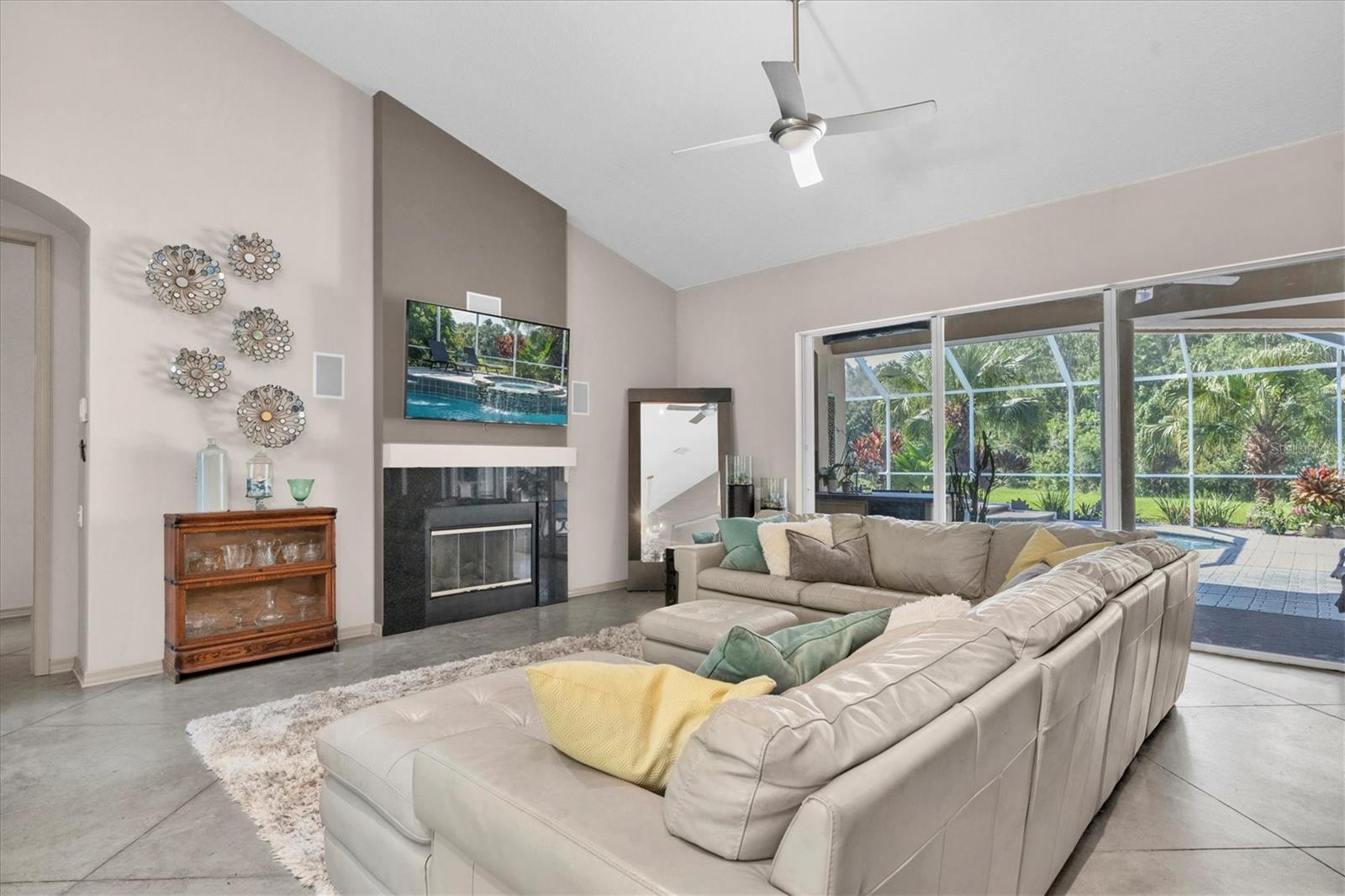 Image 18 of 76 For 27050 Laurel Chase Lane