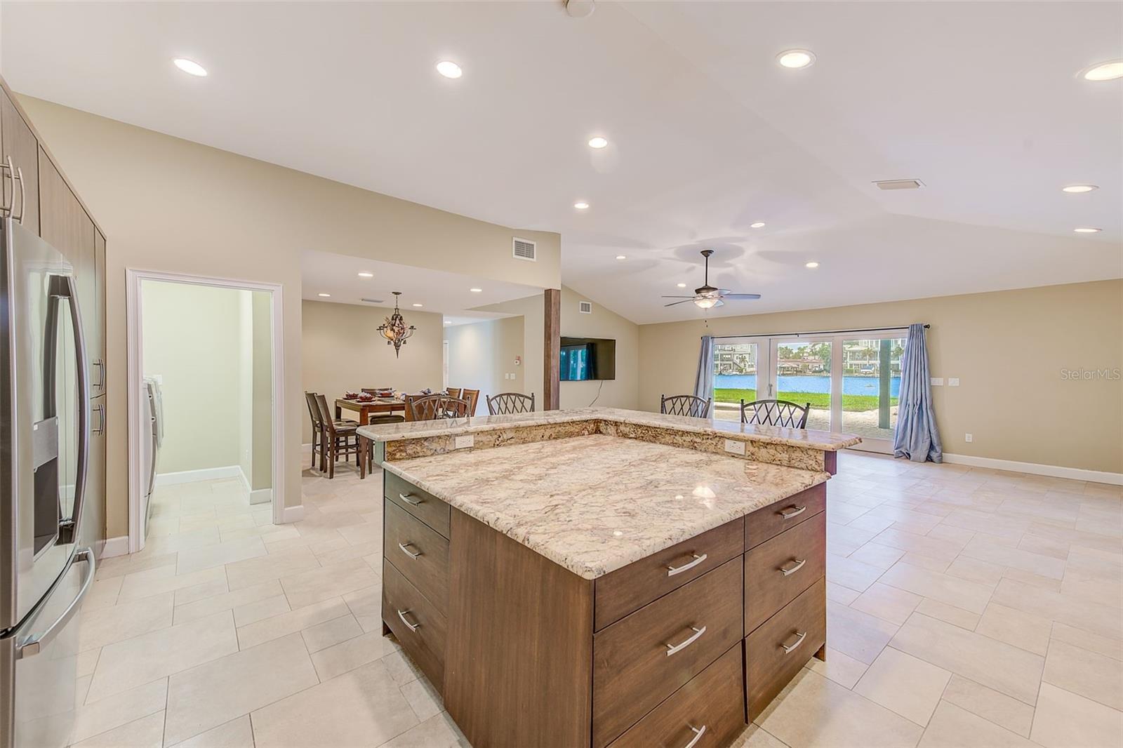 Image 10 of 58 For 410 Harbor View Lane