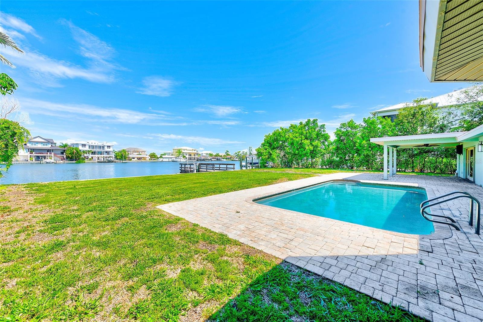Image 19 of 58 For 410 Harbor View Lane