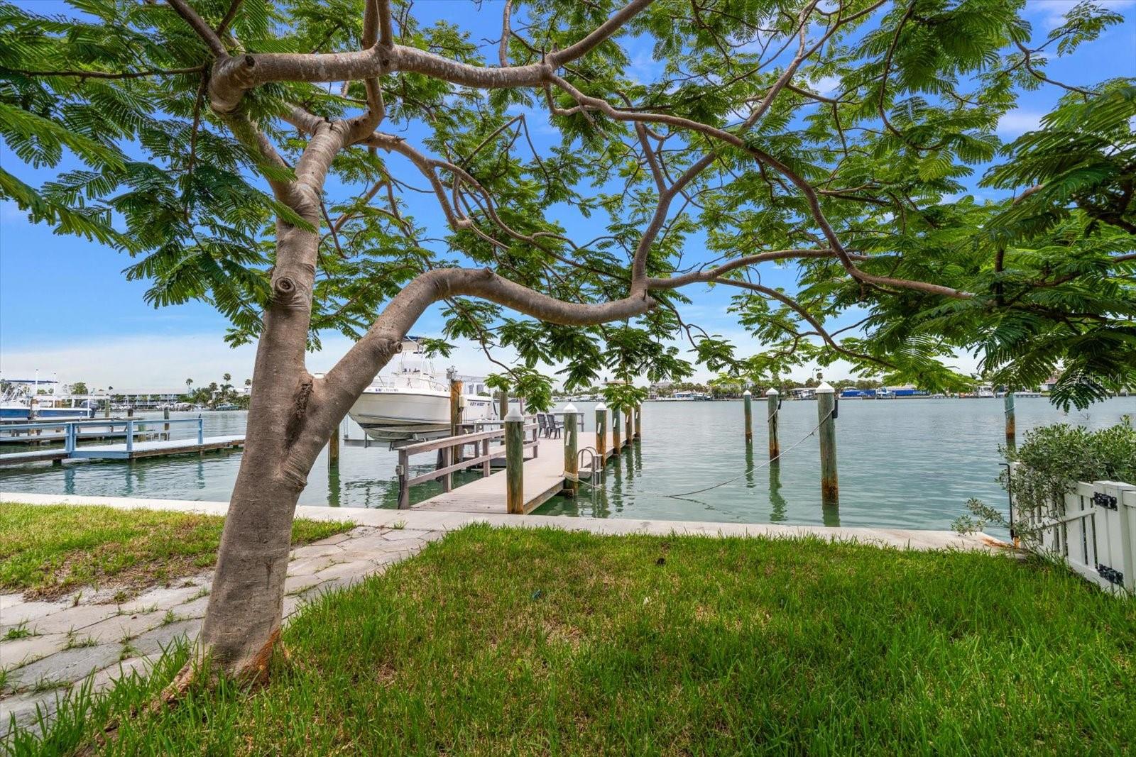 Image 13 of 50 For 8405 Bayshore Drive