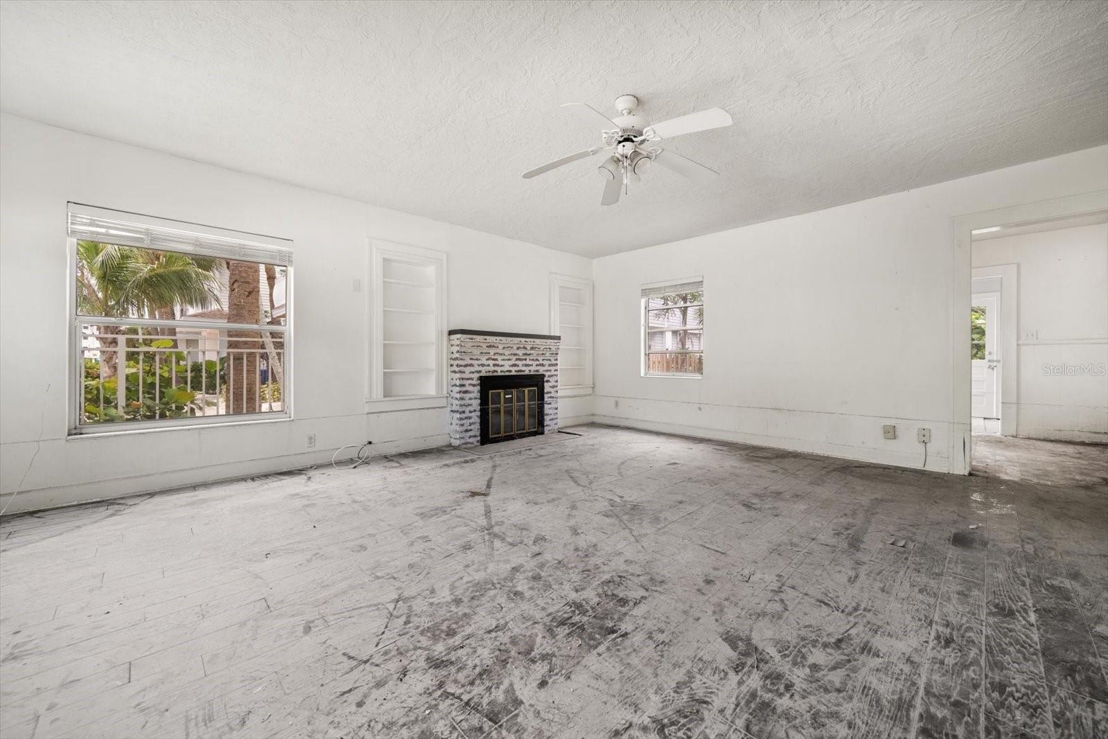 Image 17 of 50 For 8405 Bayshore Drive