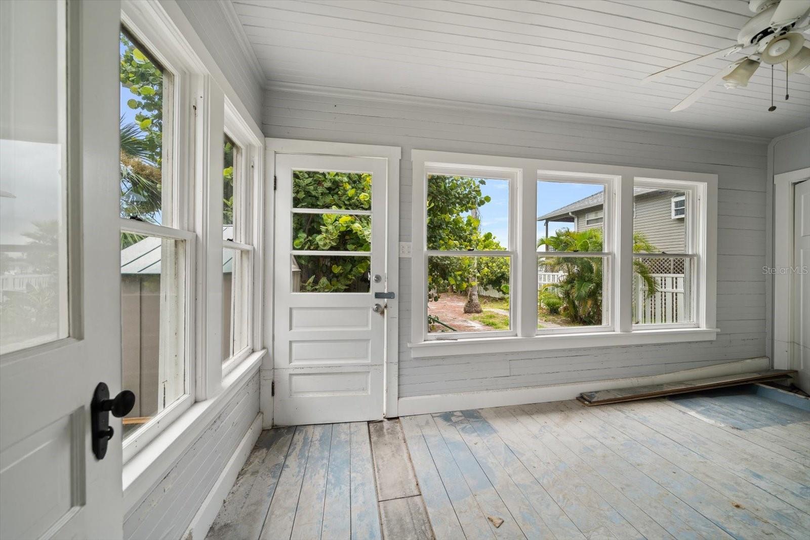 Image 19 of 50 For 8405 Bayshore Drive