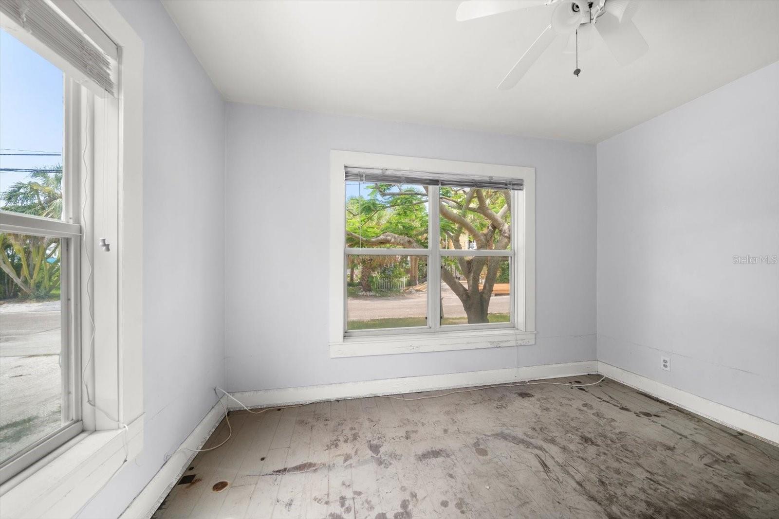 Image 21 of 50 For 8405 Bayshore Drive