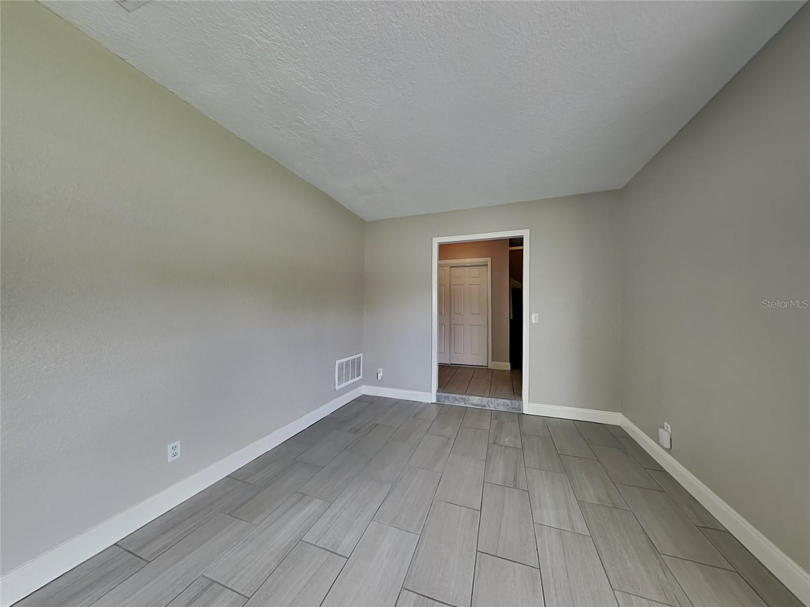 Image 3 of 15 For 1231 9th Street