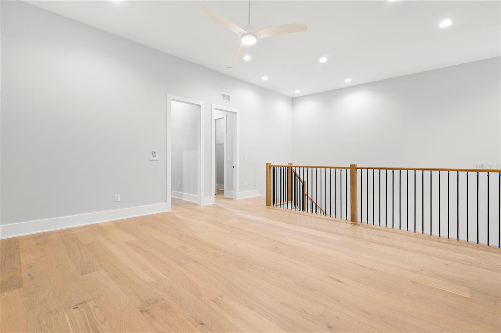 Image 18 of 34 For 220 Hesperides Street N