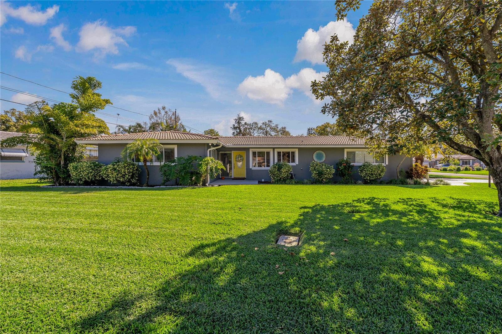 Listing photo id 1 for 1957 Temple Terrace