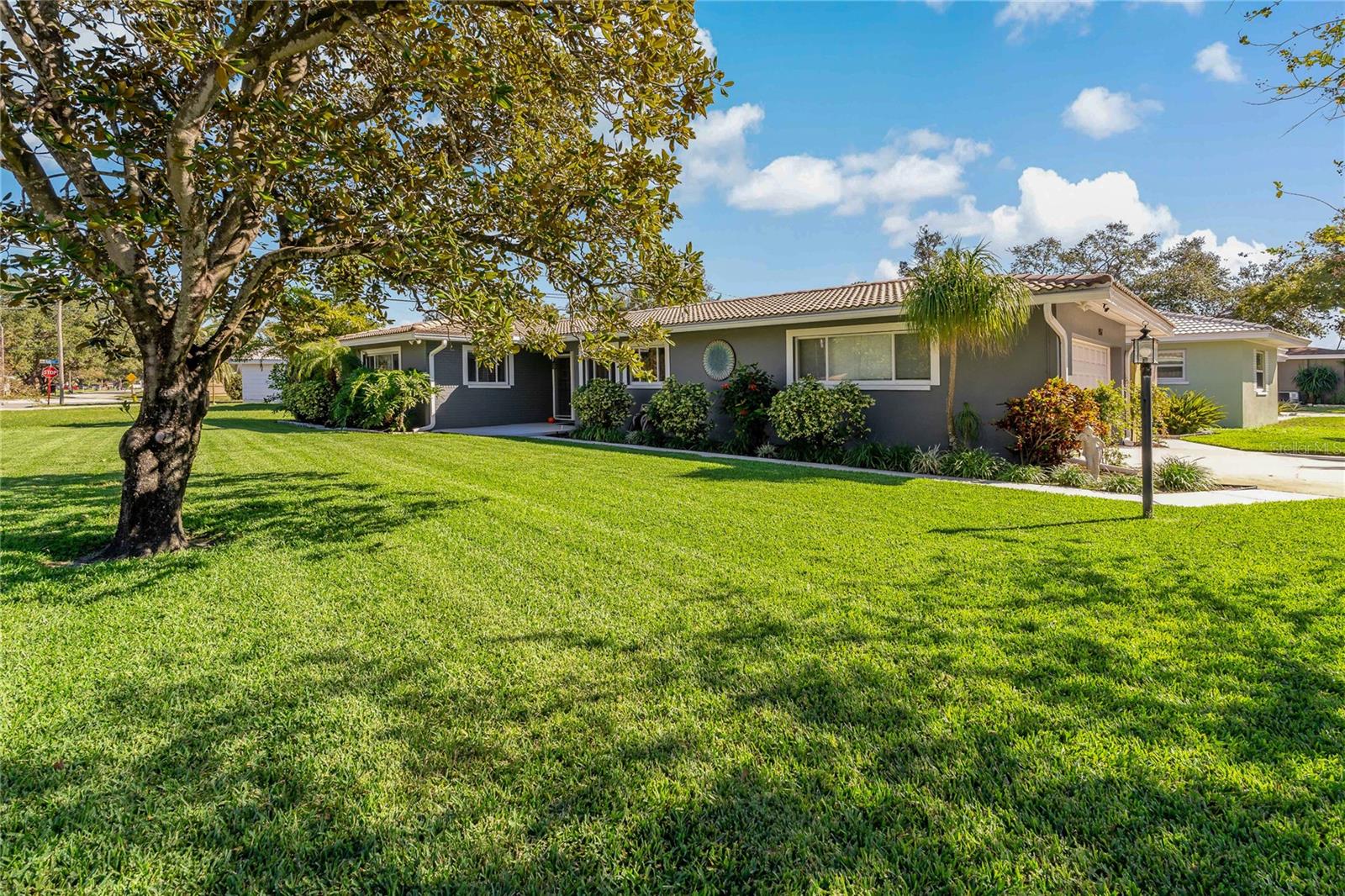 Listing photo id 40 for 1957 Temple Terrace