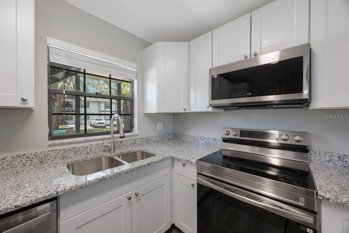Image 3 of 12 For 500 9th Avenue S