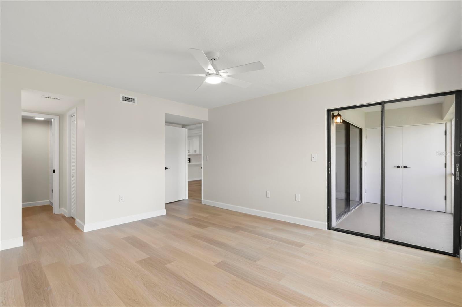 Image 24 of 56 For 106 Lakeview Place 106