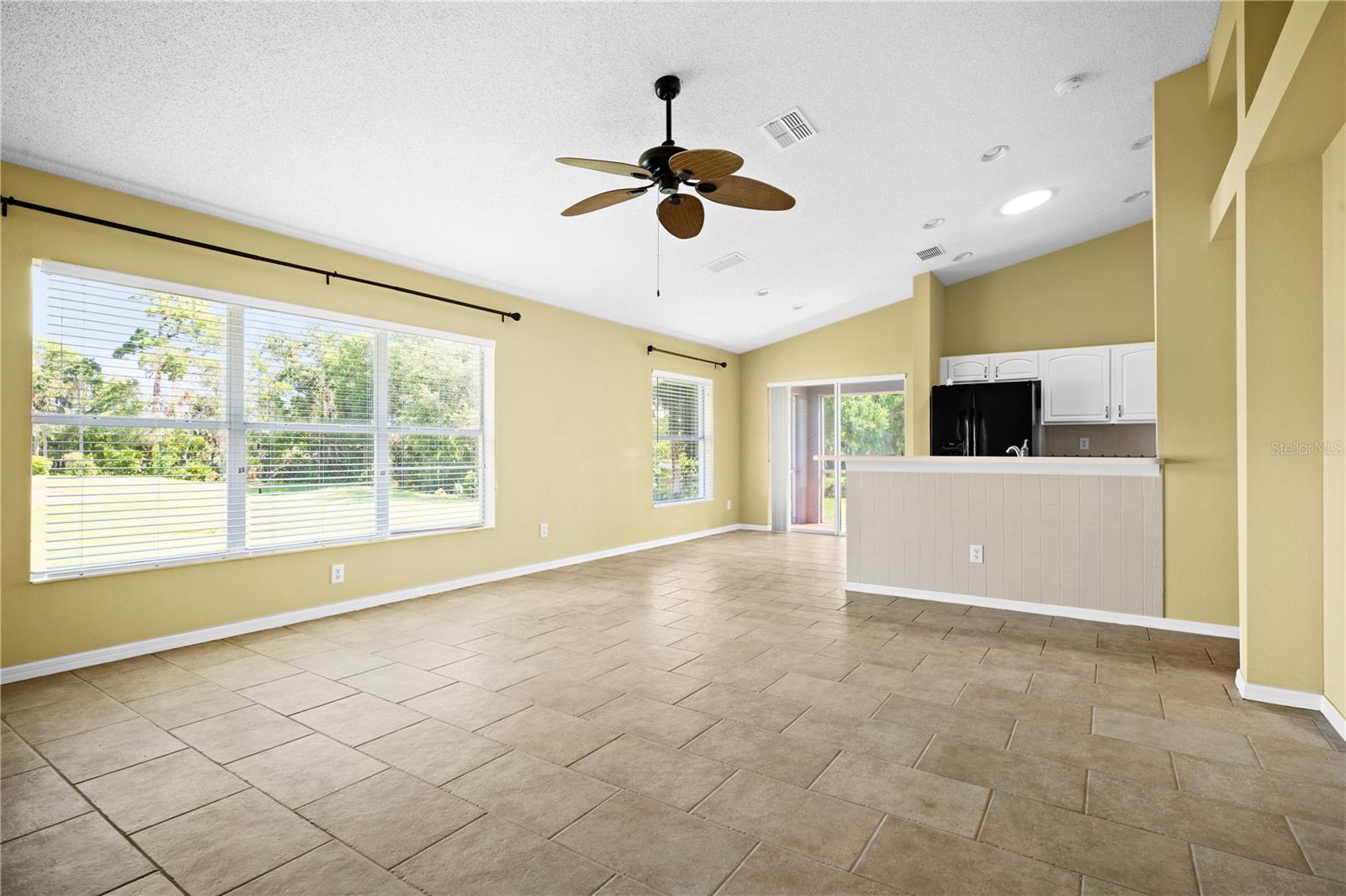 Image 4 of 26 For 2926 Walnut Grove Court