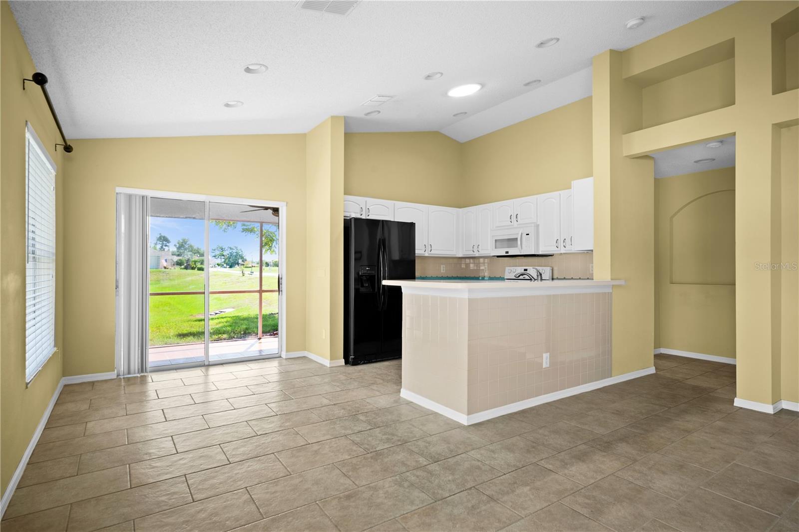 Image 6 of 26 For 2926 Walnut Grove Court