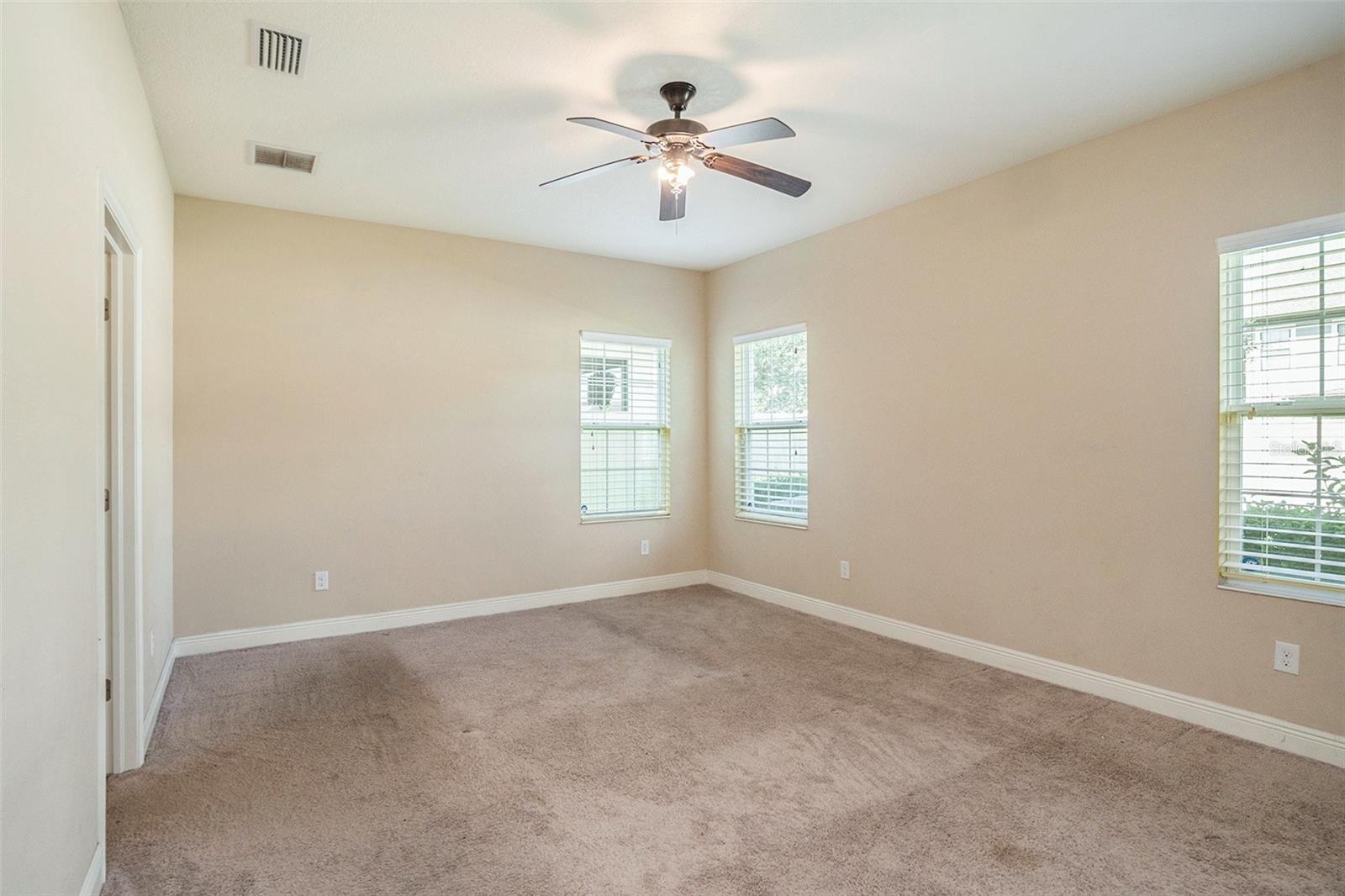 Image 16 of 38 For 812 Viscount Street