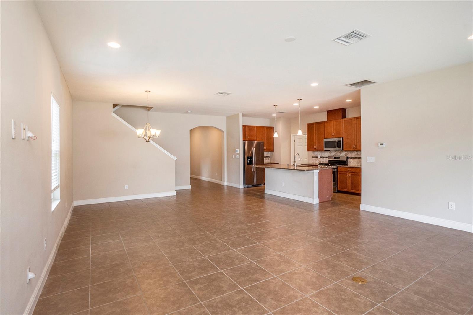 Image 8 of 38 For 812 Viscount Street
