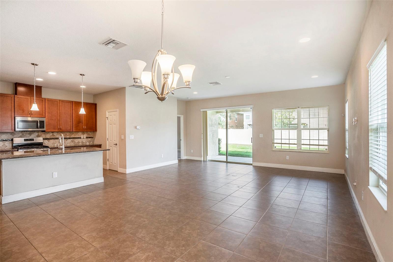 Image 9 of 38 For 812 Viscount Street