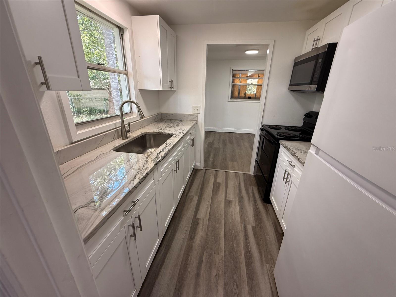 Image 19 of 33 For 801 Monroe Street