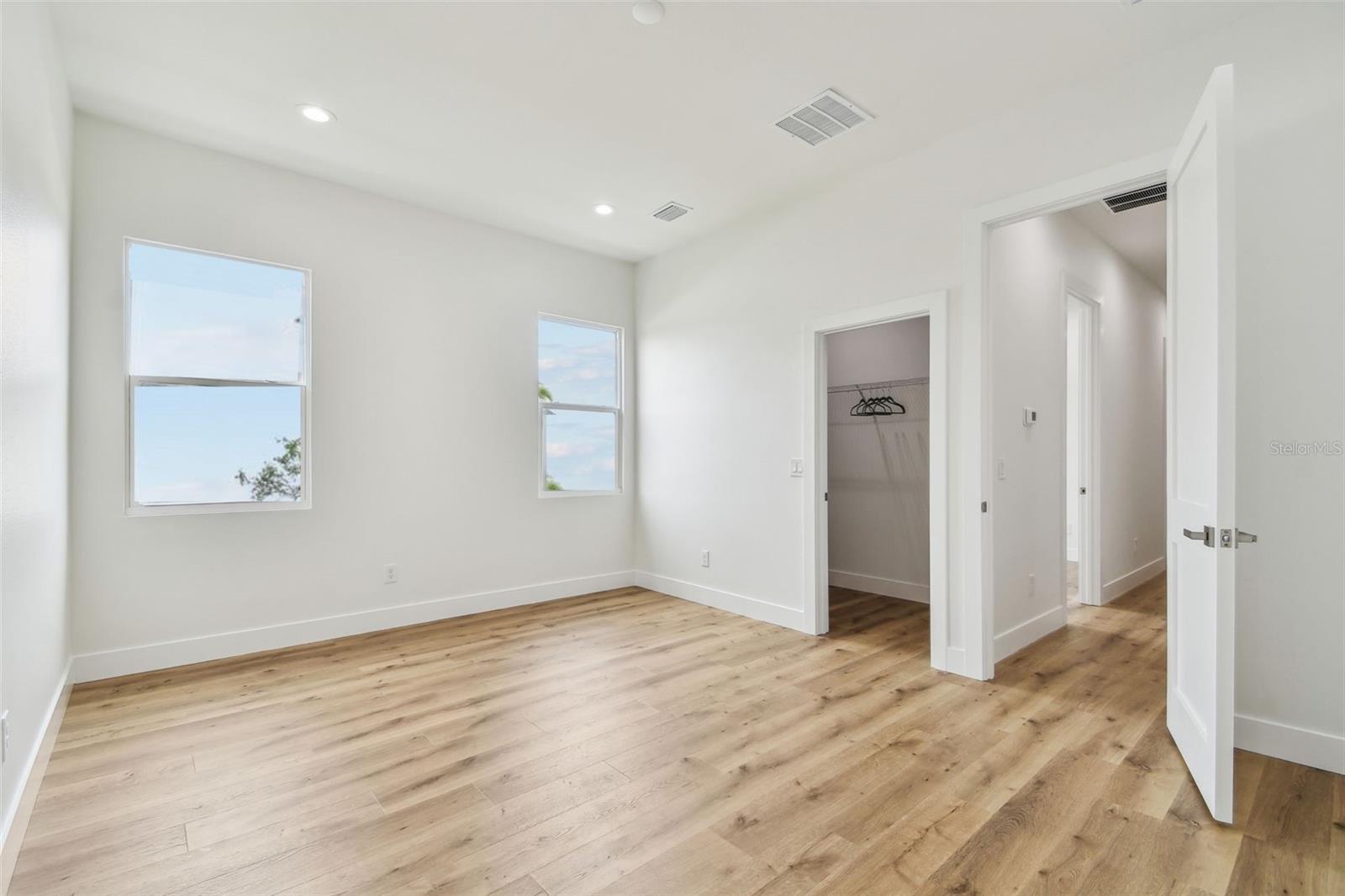 Image 34 of 43 For 3455 17th Avenue S